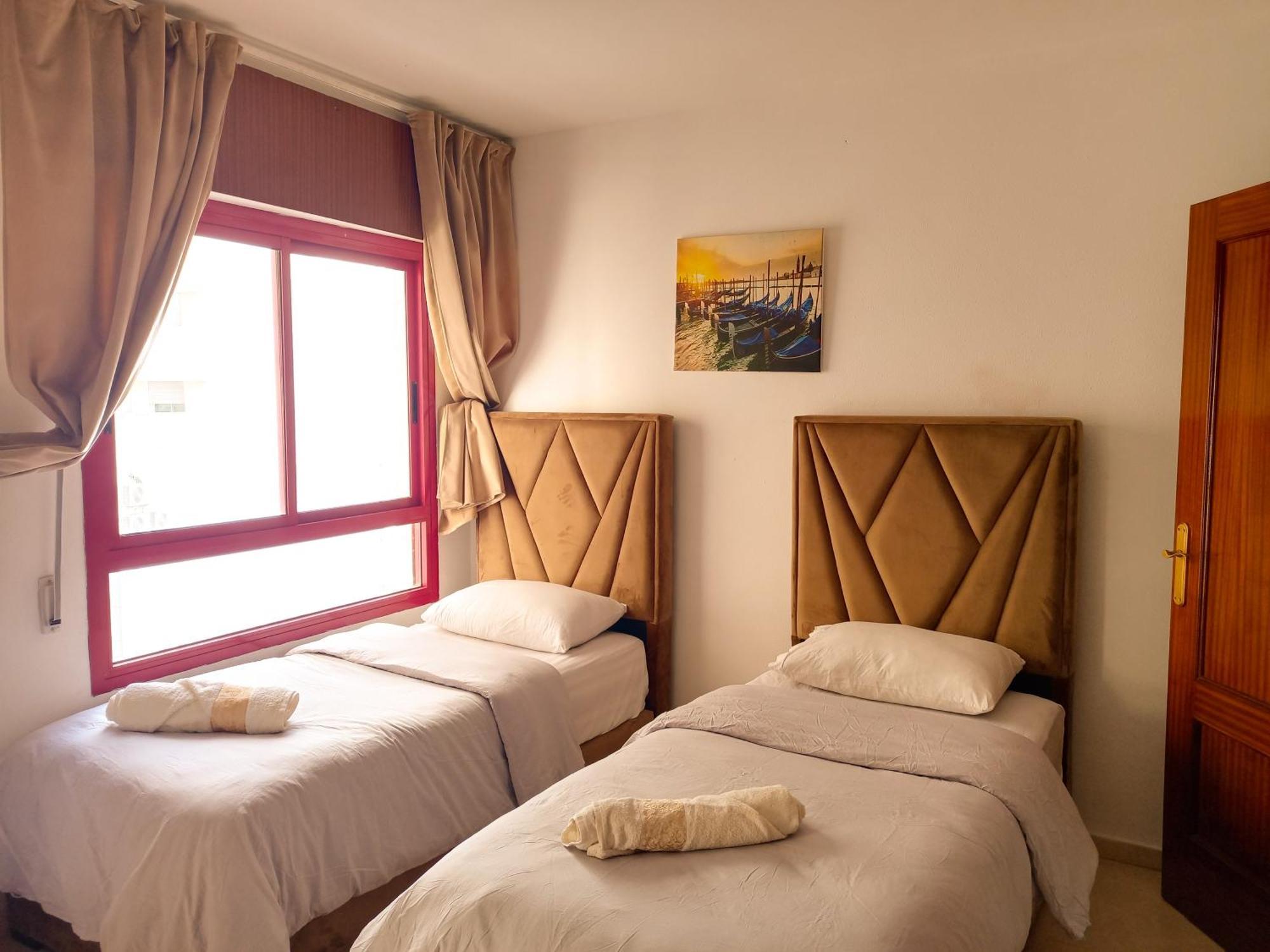 Amazing Appartement " Avec Climatisation " Au Centre Ville En Face Hilton & Gare Train De Tgv De Tanger 2N タンジェ エクステリア 写真