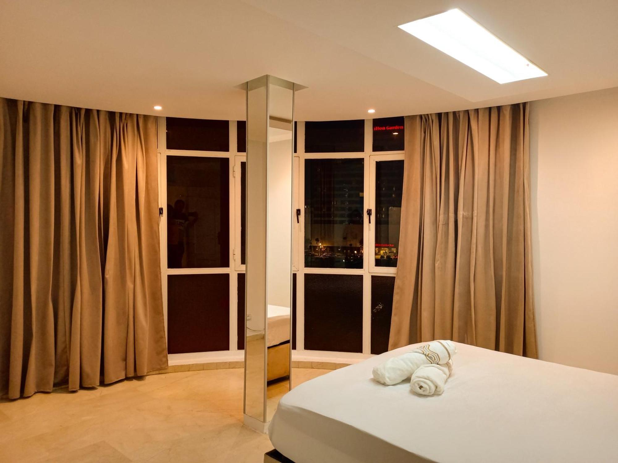 Amazing Appartement " Avec Climatisation " Au Centre Ville En Face Hilton & Gare Train De Tgv De Tanger 2N タンジェ エクステリア 写真